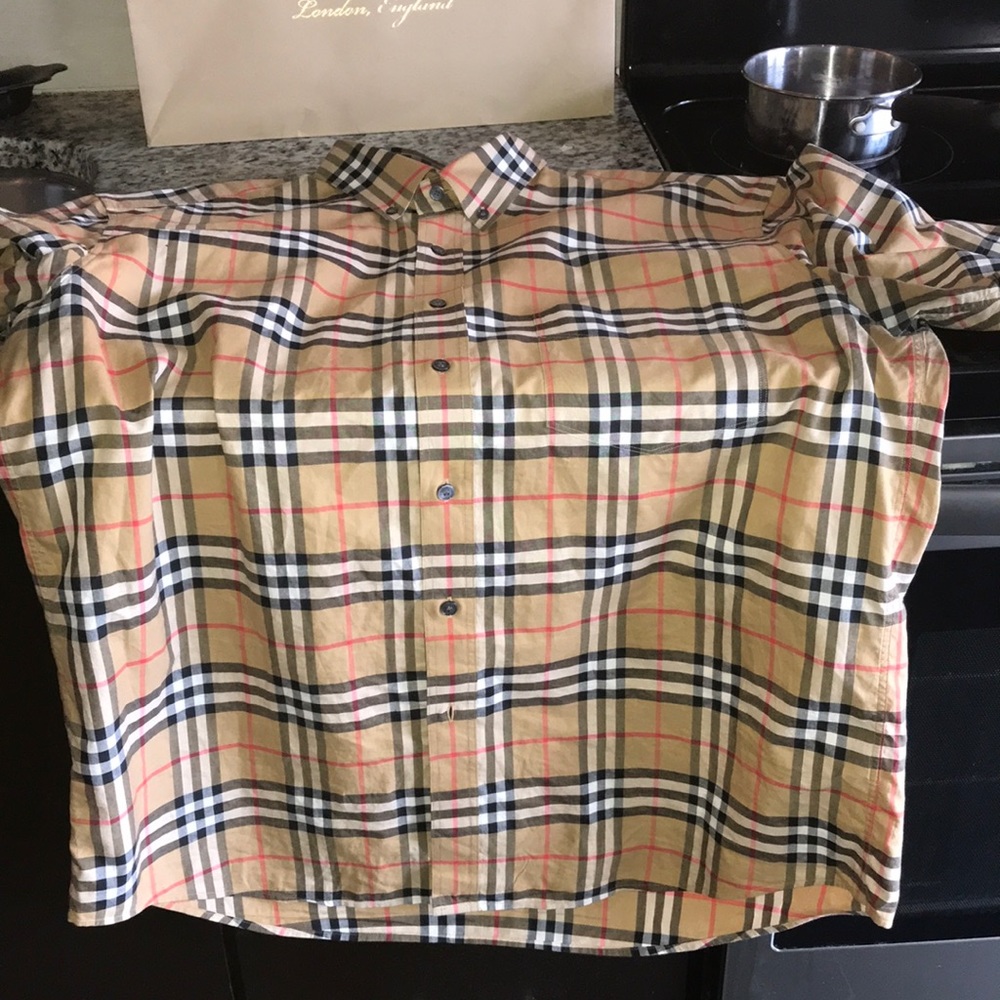 Authentic Burberry button down - Picture 5 of 5